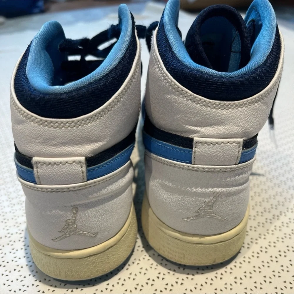 Authentic Nike Air Jordan 1 Retro High CP3 2014 Size 6.5